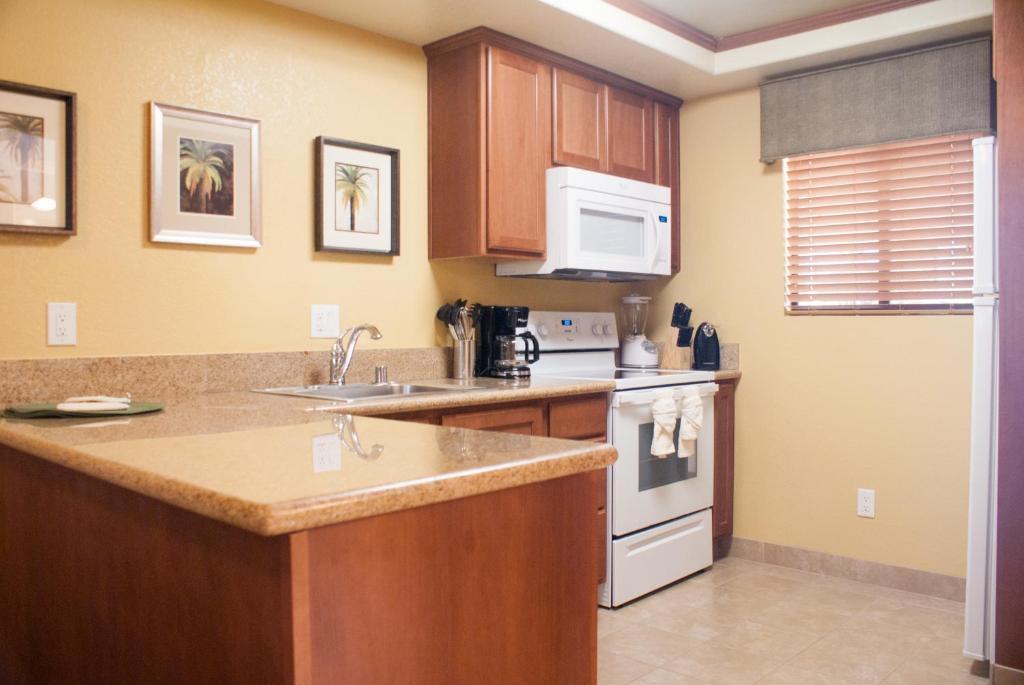 Two-Bedroom Villa (No Resort Fees)