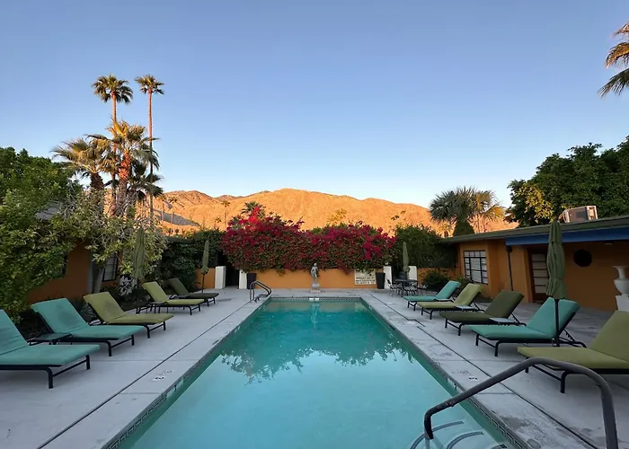 Palm Springs ResortsVista Grande - A Gay Men'S