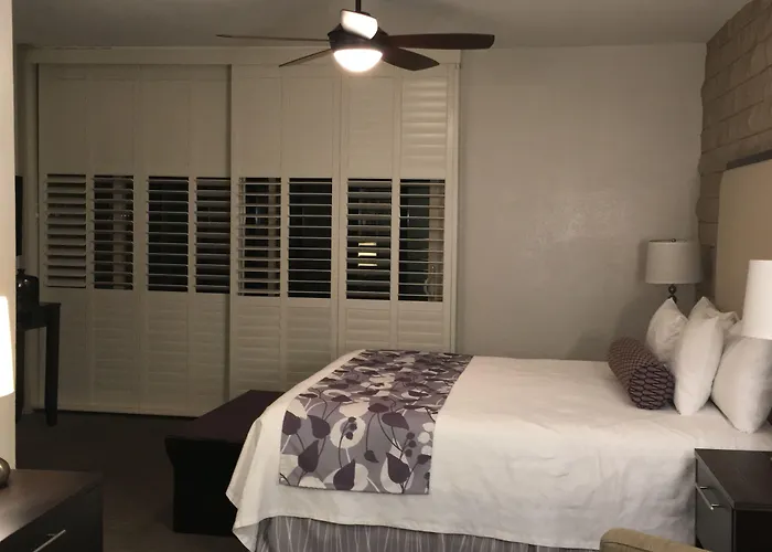 Getaways At Palm Springs Tennis Club